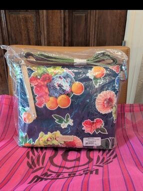 Consuela NWT Cruise Downtown Crossbody Purse Plus Bonus Consuela Shopping/Dust B